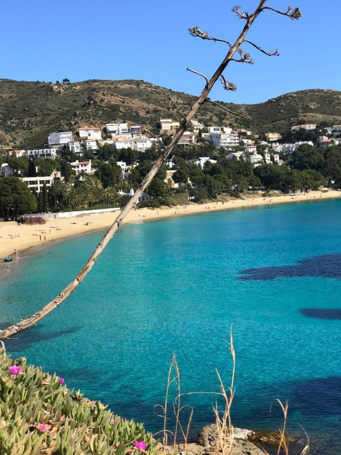 Roses Beach Buitenkant foto