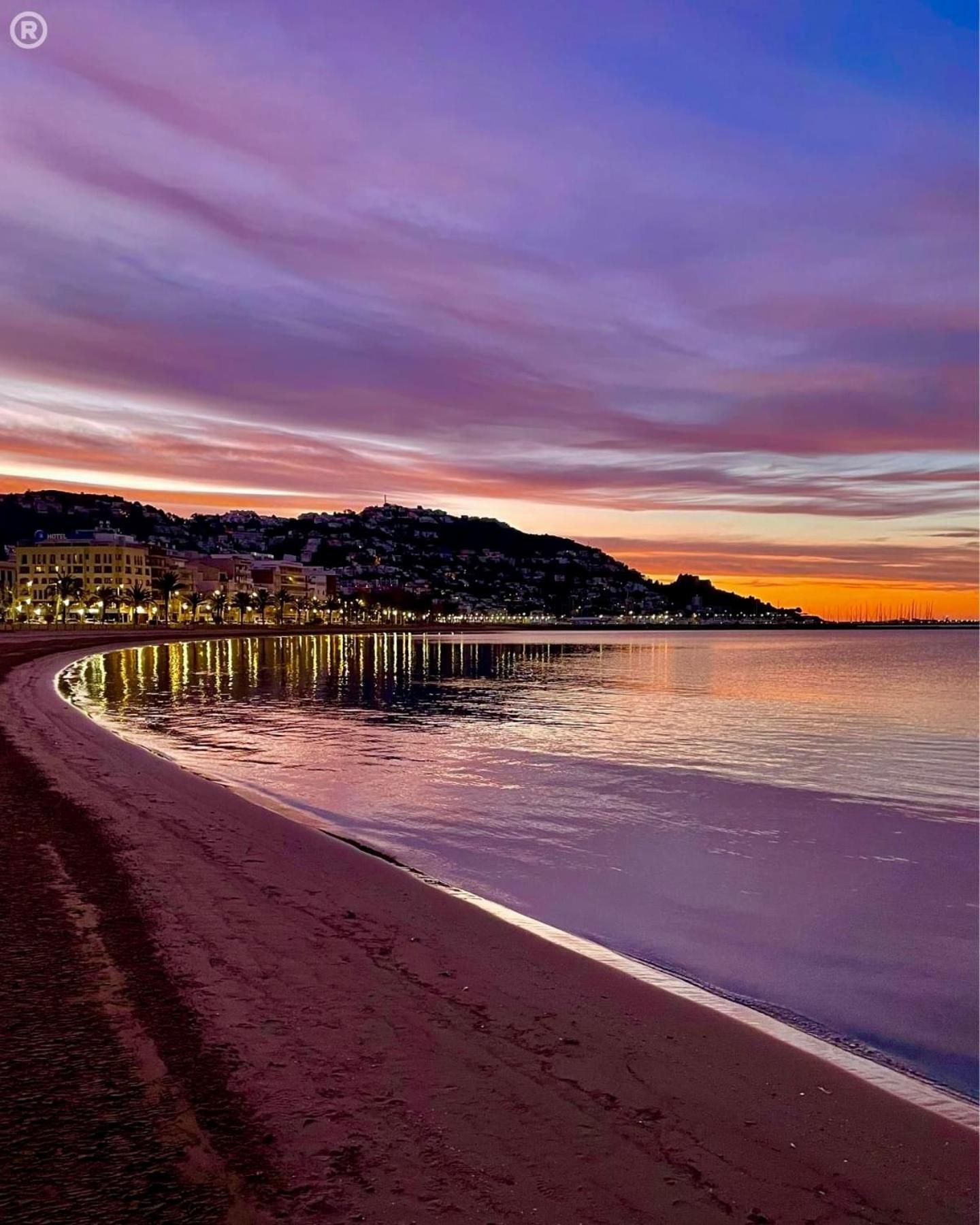 Roses Beach Buitenkant foto